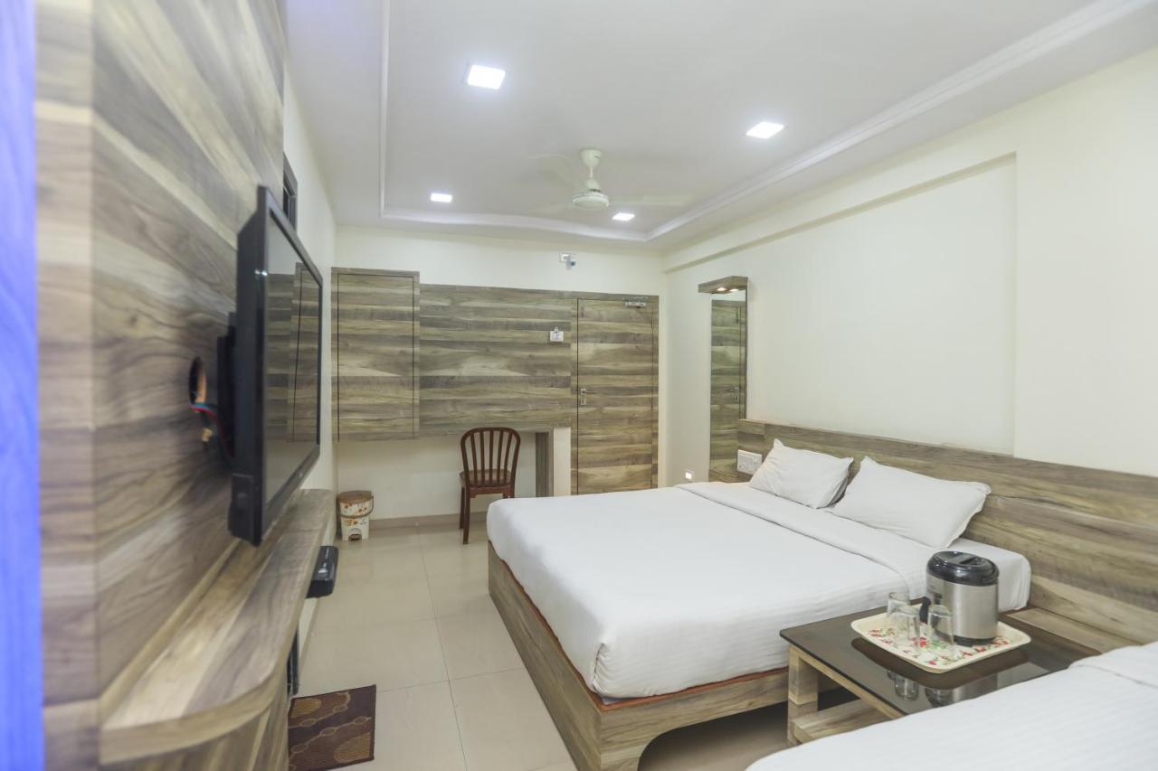 Hotel Mid Town Мумбаї Екстер'єр фото